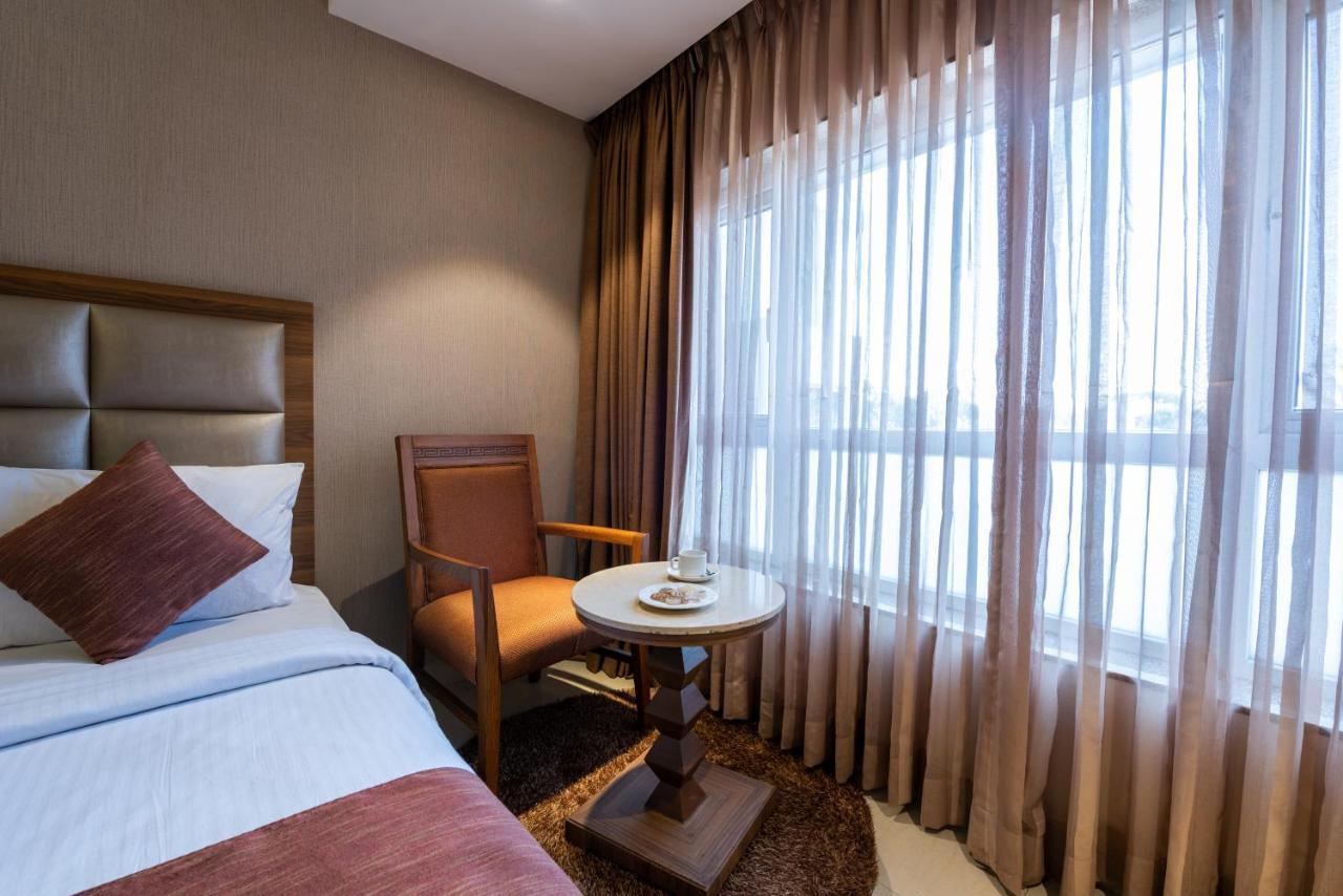 Click Hotel 纳西克 外观 照片