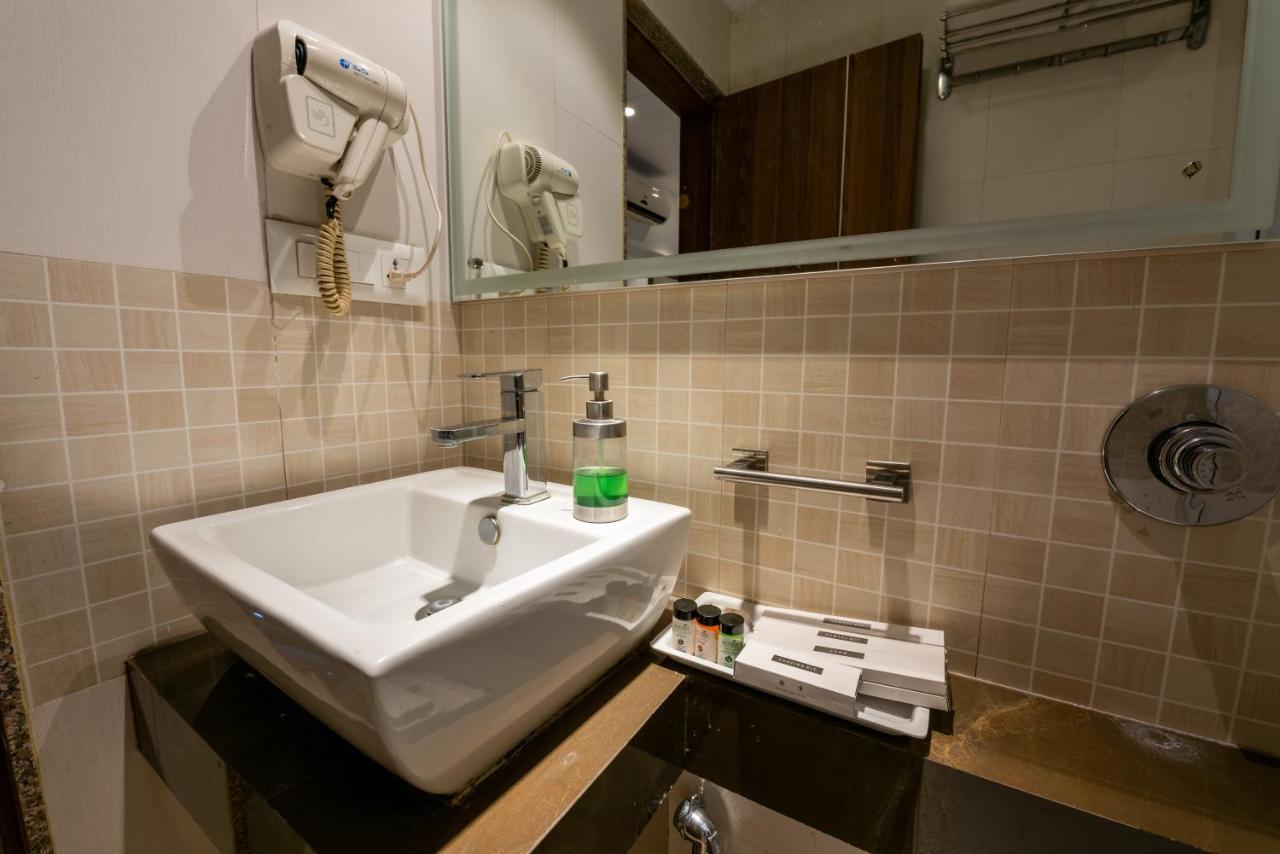 Click Hotel 纳西克 外观 照片